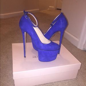 Olcay Gulsen 7in Platforms