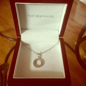 Silver DIA circle necklace