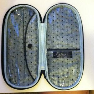 L.goldwyn m.a.c makeup bag