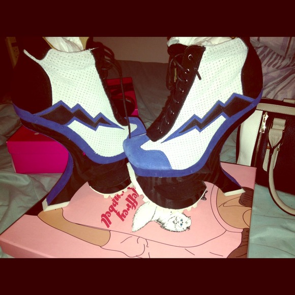 Never worn Jeffrey Campbell's