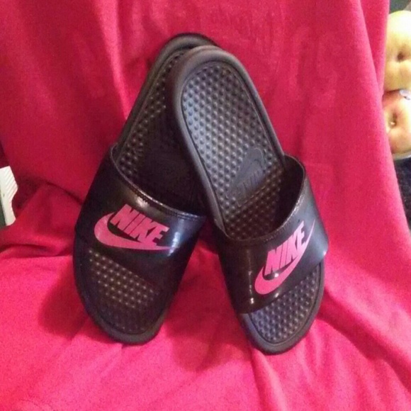 Girls nike slides