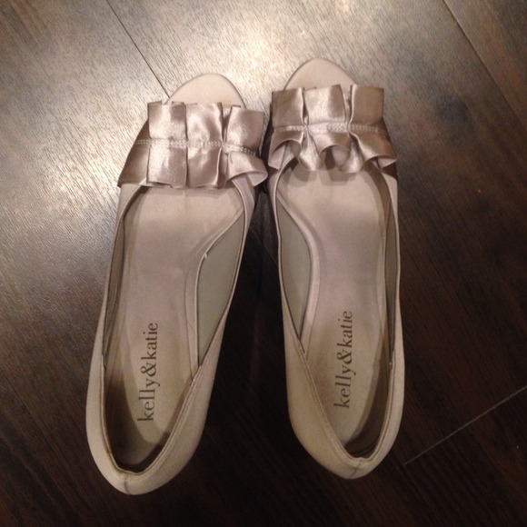 Silver satin dressy heels