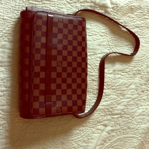 Knock off lious Vuitton .famous document bag