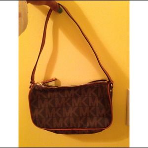 AUTHENTIC MICHAEL KORS PURSE