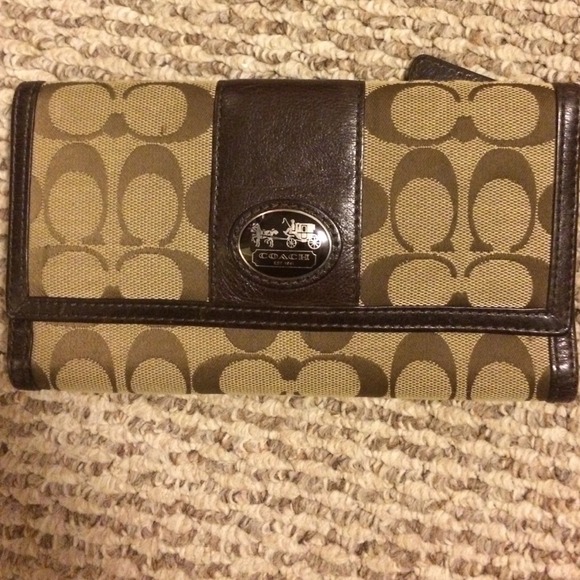 Coach wallet used one time.❤️💎