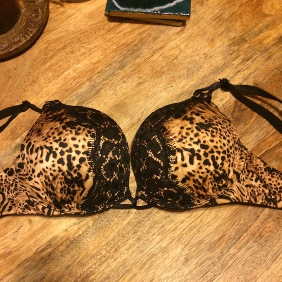 Victoria's Secret Bombshell Bra 32B