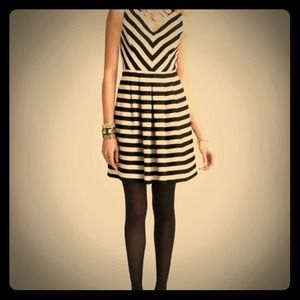 Black and White Banana Republic cocktail dress!!!
