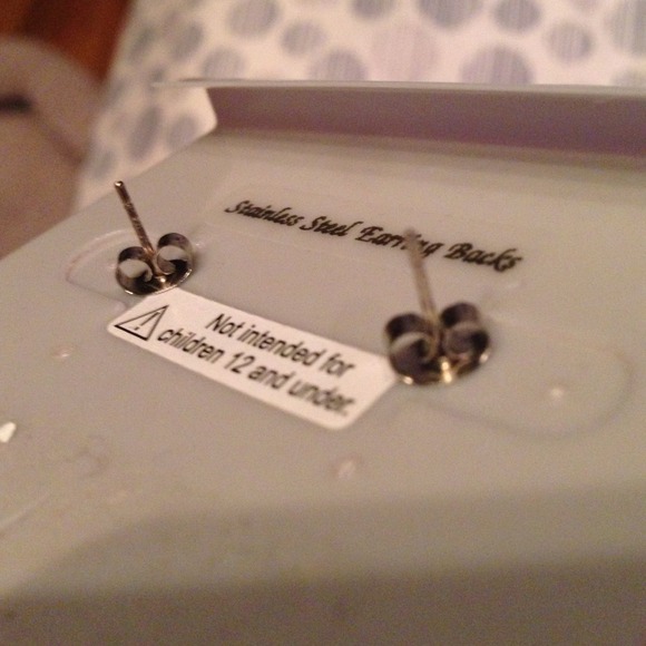 Pink sterling silver heart earrings - Picture 2 of 2