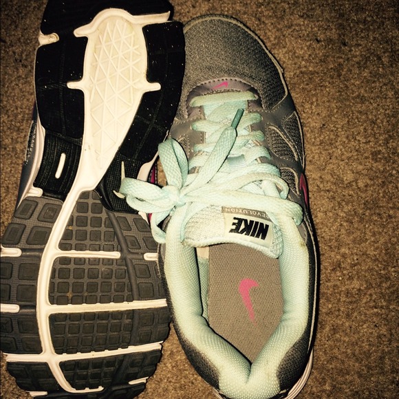 Nike Gym Shoes(8.5US) GREY PINK TEAL - Picture 2 of 2