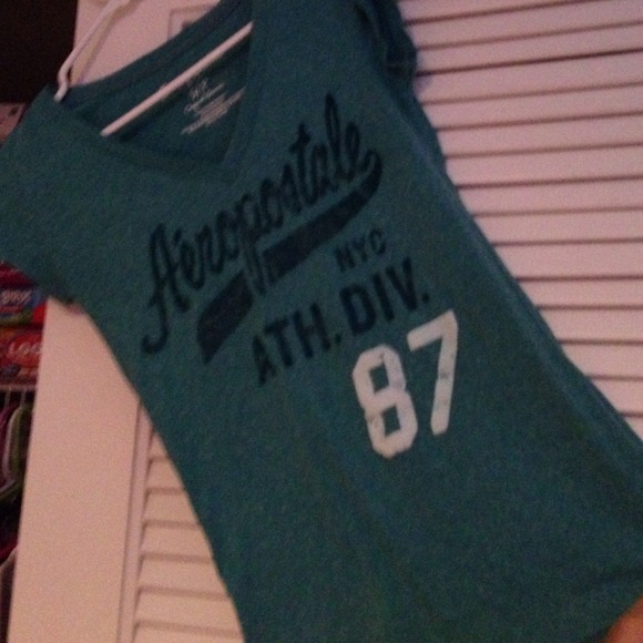 Aeropostale blue vneck!! - Picture 2 of 2