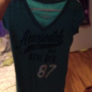 Aeropostale blue vneck!!