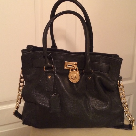 Michael Kors Handbags - ✳SALE✳️ Authentic Michael Kors NorthSouth Hamilton