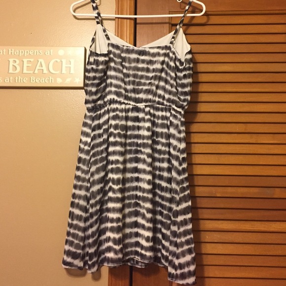 Pattern dress - Picture 2 of 2