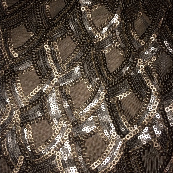 🚫BUNDLED! F21 Scalloped Sequin Skirt! - Picture 2 of 3