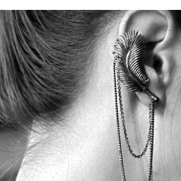 Boutique Jewelry - Boho bronze tone leaf ear cuff