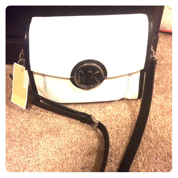 Michael kors messenger bag - Picture 1 of 3