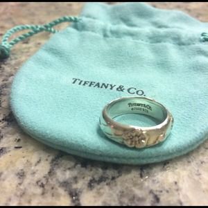 Rare- Tiffany and Co nature rose silver ring sz 7