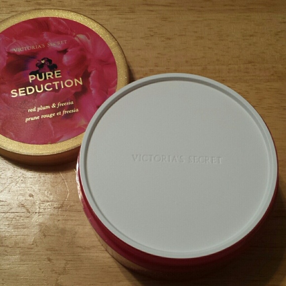 *SOLD ON MERCARI* Brand new VS body butter - Picture 3 of 3