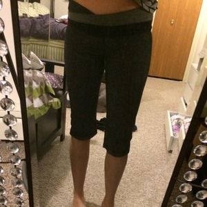 Lulu Lemon cropped workout pants
