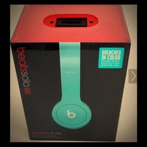 SOLD!!!!!!! Beats by dre solo headphones