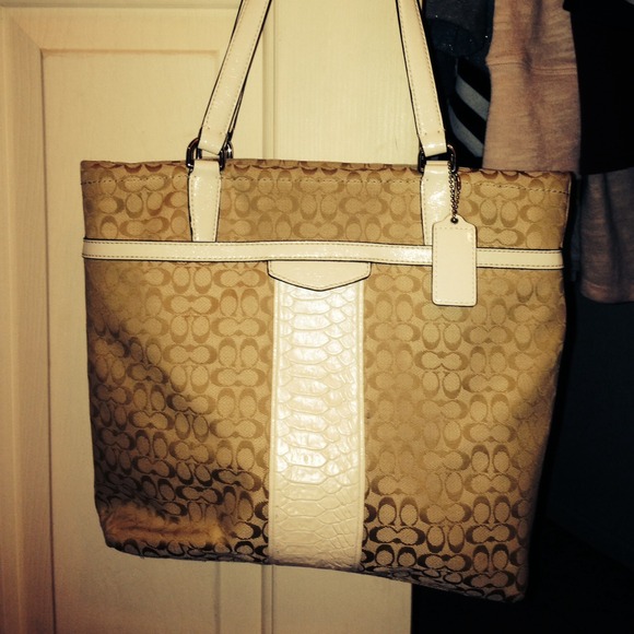 Coach shoulder bag