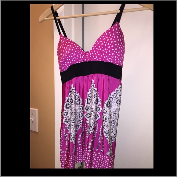 Pretty pink and black top - Picture 2 of 4