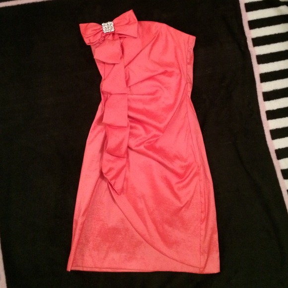 👗dress for less. TeezeMe