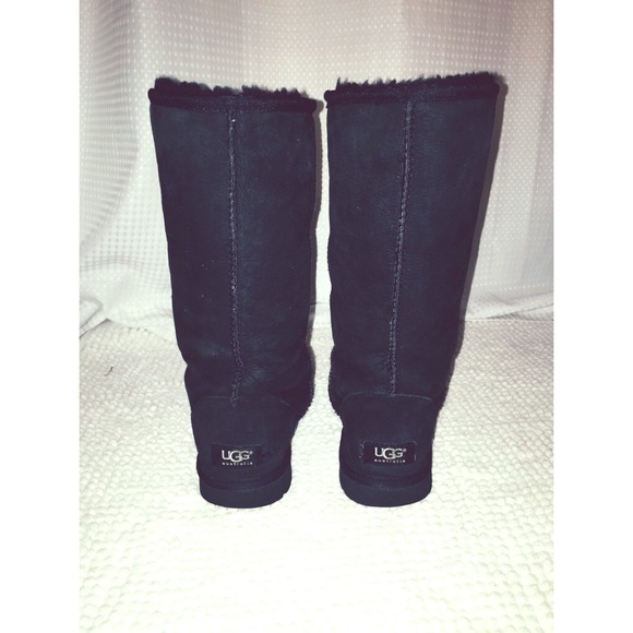 UGG Shoes - 🌙ⓈⒶⓁⒺ REDUCED FROM $80 - Classic Tall Black Uggs