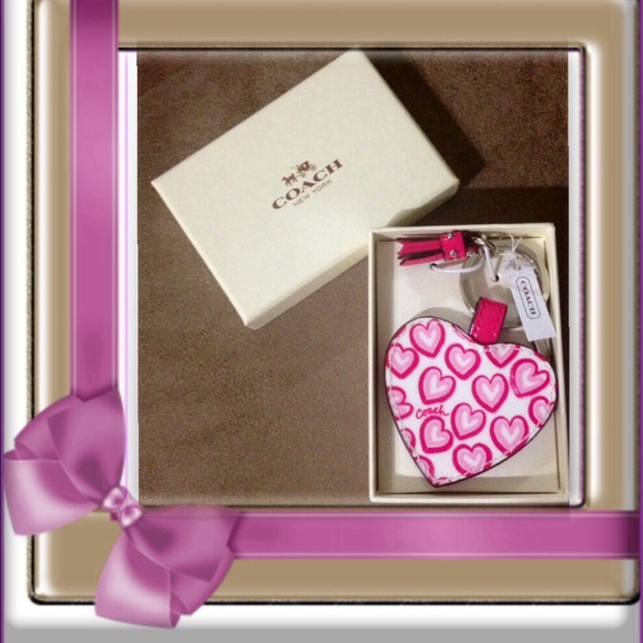 💕BNWT Authentic COACH Leather Keychain - Boxed💕