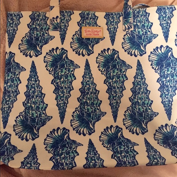 Estée Lauder X Lilly Pulitzer tote and change bag