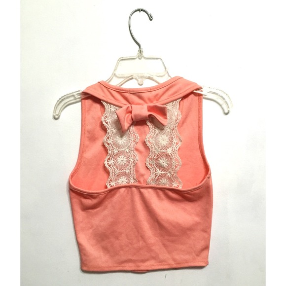 Charlotte Russe Tops - SPECIAL SALE‼️ Crop top !! 🎀