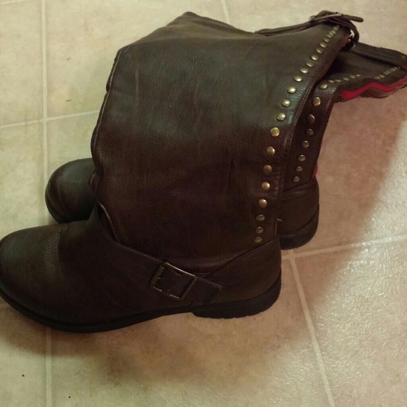 New tall brown leather boots with gold zipper - Picture 2 of 3