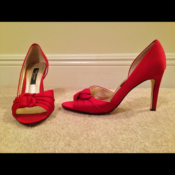 nina red shoes