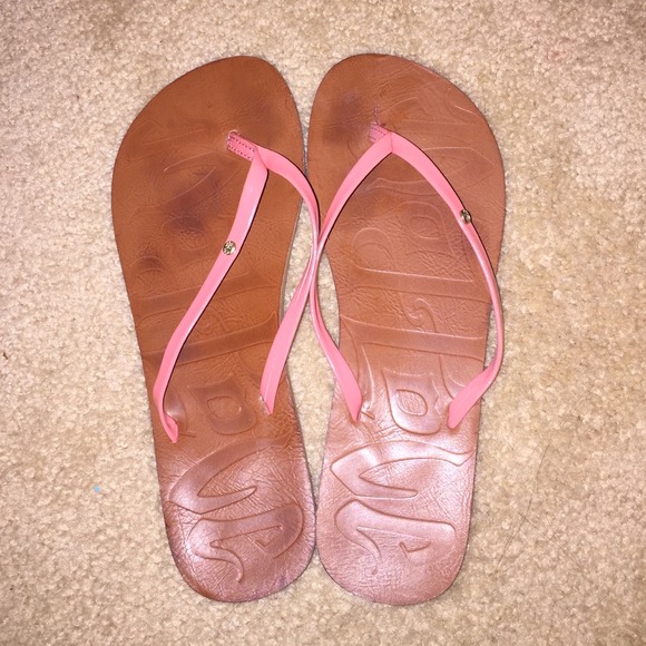 Coral and brown flip flops - Picture 1 of 2