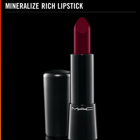 BUNDLE: MAC MINERAL LIPS & MAC LIP PENCIL