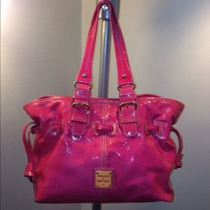 💗HOT pink Dooney & Bourke patent leather bag💗