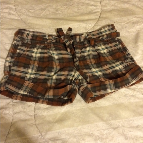 Hollister Plaid Brown Shorts NWOT