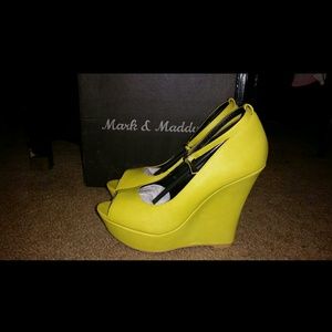 Mark and Maddux Yellow Peep-toe Basic Wedges