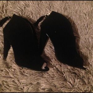 Shoedazzle bootie