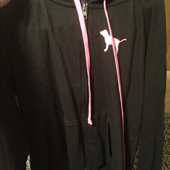 Black vs zip up