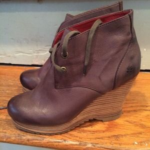 Leather brown booties