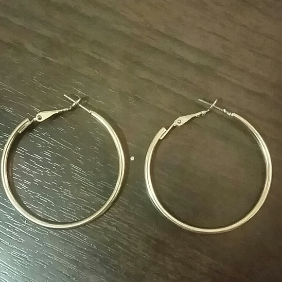 Medium hoops