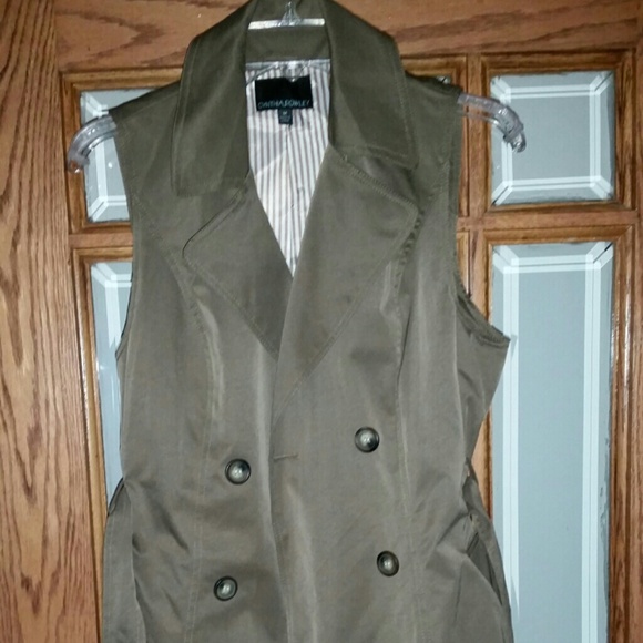 Trench vest with belt
