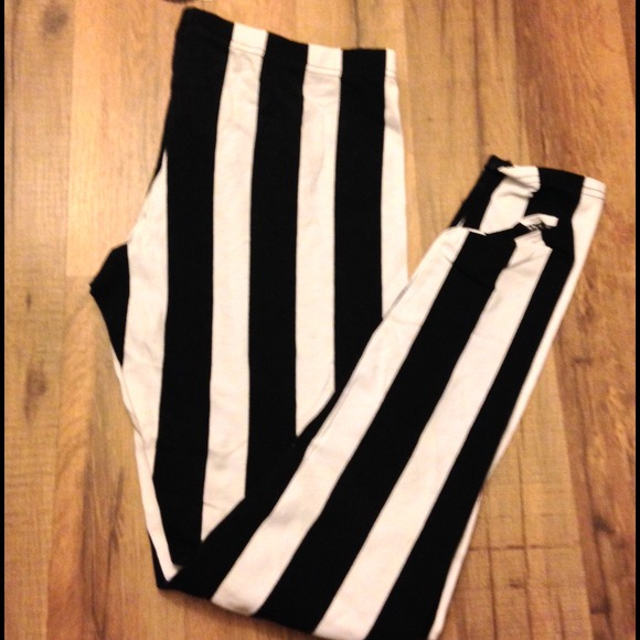 B&W leggings