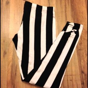 B&W leggings