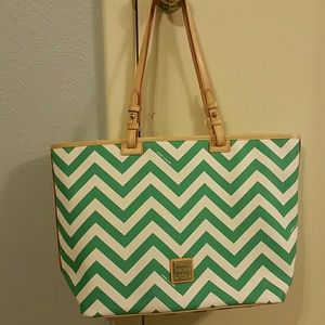 NWT !!!! Dooney & Bourke purse