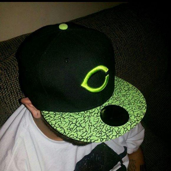 BRAND NEW!!! Cincinnati Reds Fitted Cap