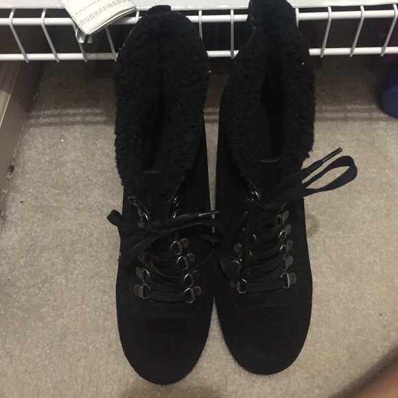 Nine West lace up wedge booties