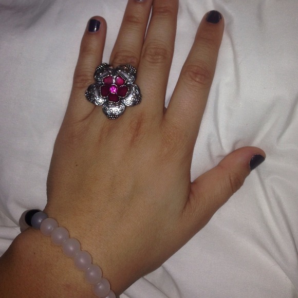 Flower ring - Picture 2 of 3