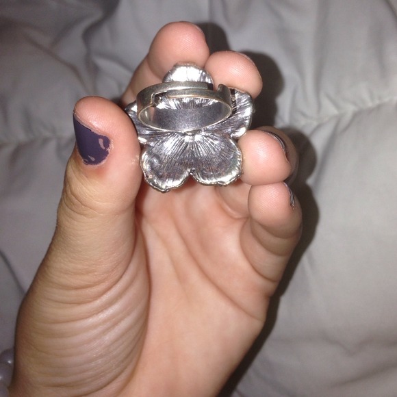 Flower ring - Picture 3 of 3